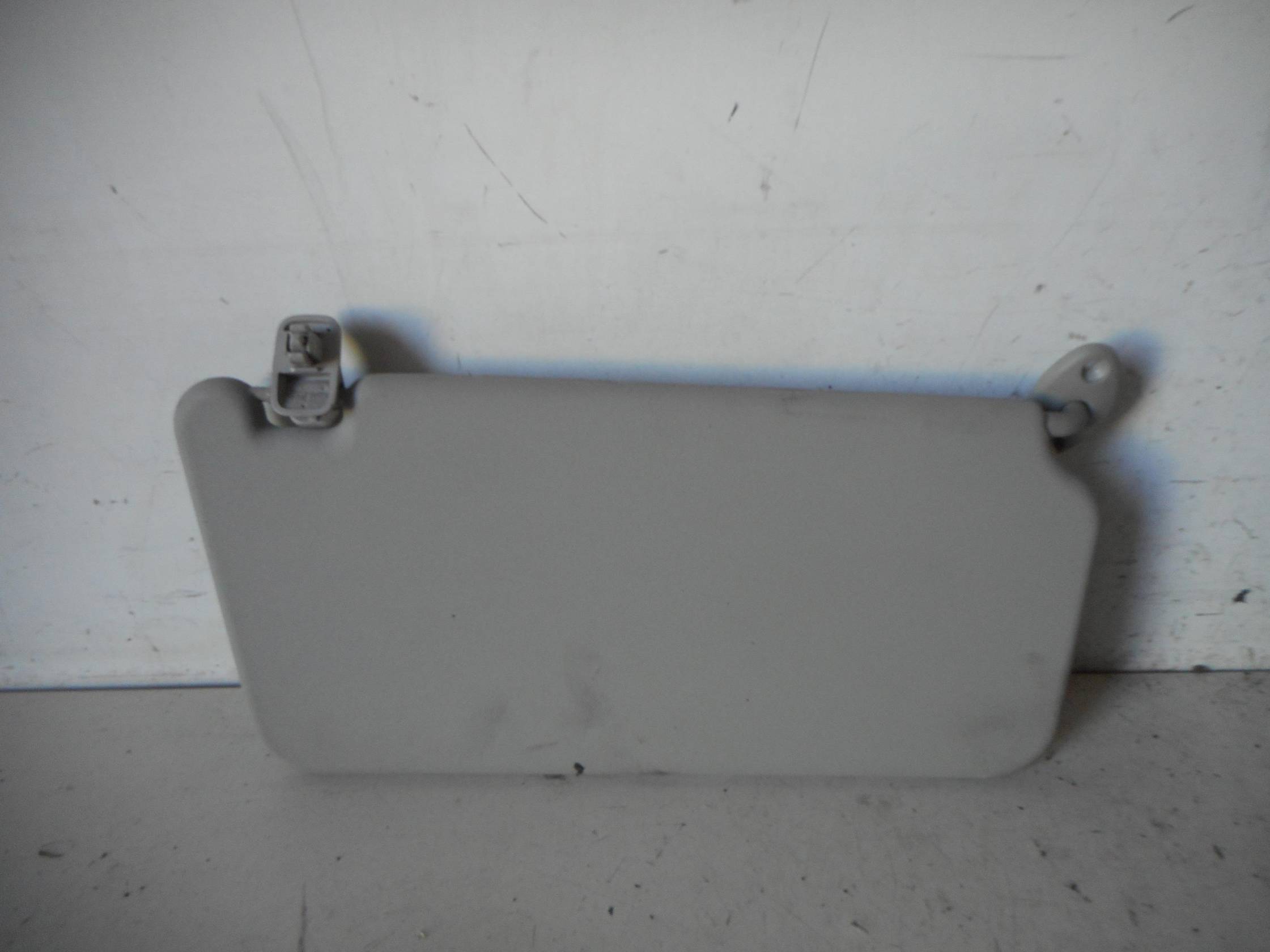 Aletta parasole parabrezza sx.